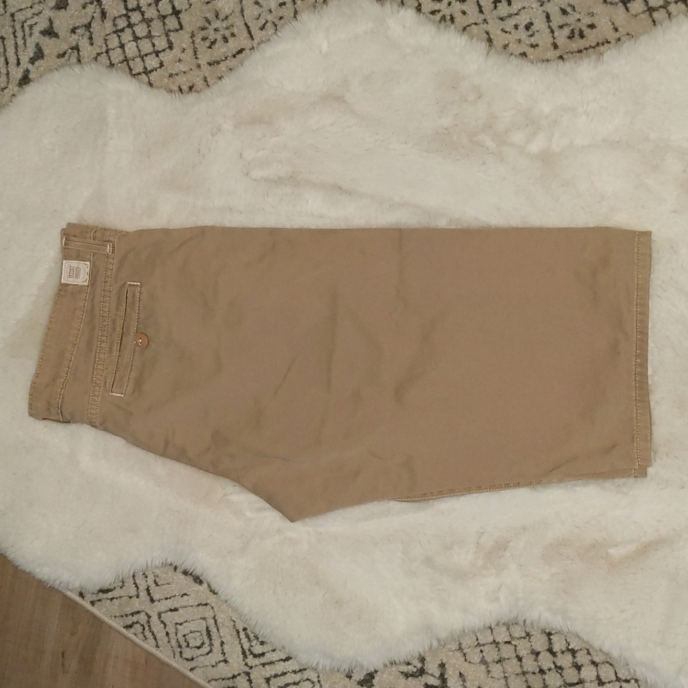 Women's Levi's tab twill Chino shorts